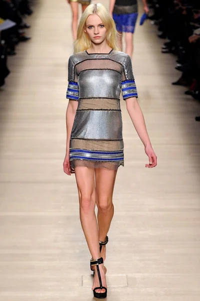 Look 18